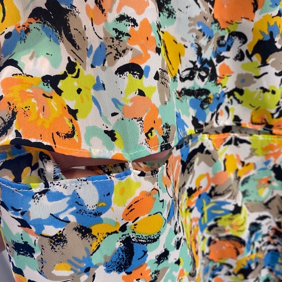 Vibrant BCBG mini dress - Picture 3 of 6